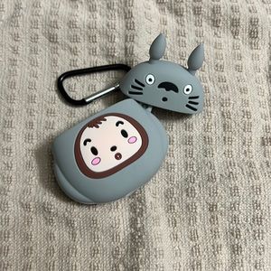 AirPods Totoro Case with clip.